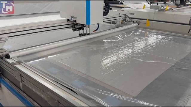 Автоматический раскройный комплекс Jack T8-2 с транспортным настилочным столом.