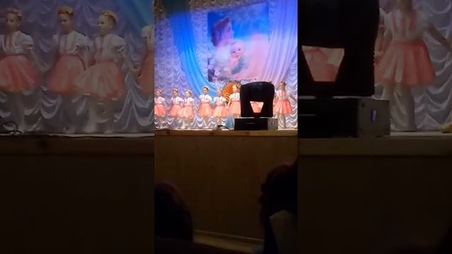 Танцы,танцы-танцуют девчонки....??????