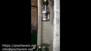 Укупорка стеклянных бутылок колпачком для сильно газированных напитков