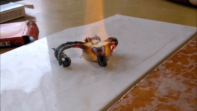 ФАРАОНОВА ЗМЕЯ из Глюконата Кальция - ОПЫТЫ смотреть онлайн