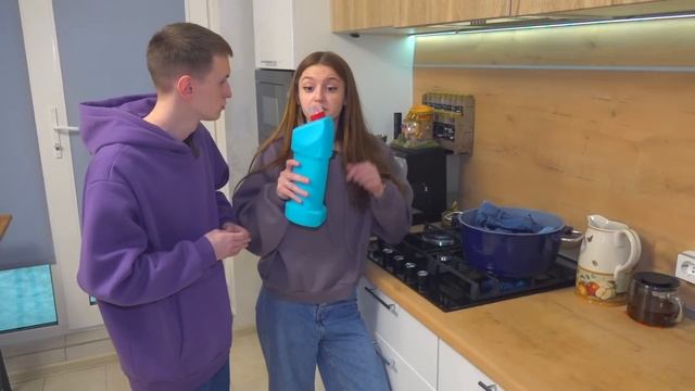 24 часа делаем все что ЗАПРЕЩАЛИ родители в детстве! смотреть онлайн