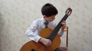 Блюденов Арсений. " На окошке два цветочка" р.н.п. обр. В.Козлова