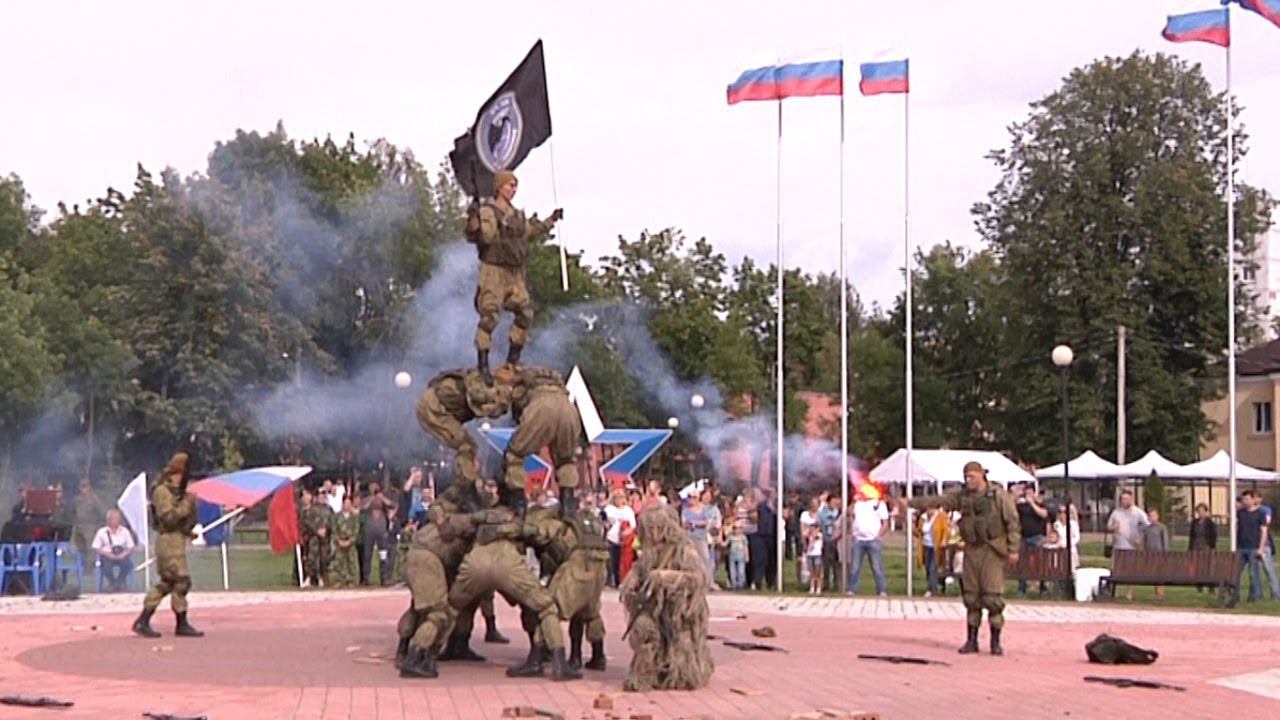 Мероприятие «Флаг моего государства» в парке «Патриот» провели военные Лужского гарнизона.