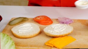 Двойной чизбургер в гриле Tefal Health Grill Comfort GC3060