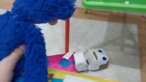 ХаГгИ БаГги Пукает В Учителя