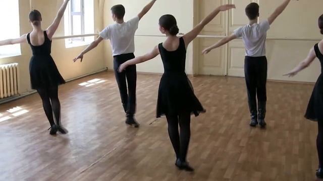 Женское и мужское Пор де бра (Port De Bras) на основе Крымско-Татарского танца смотреть онлайн