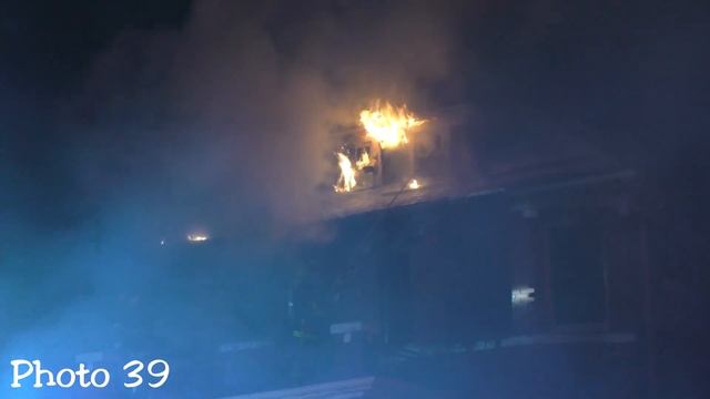 Detroit Fire Department - Engine 35 Stretching on a Dwelling - 2021 смотреть онлайн