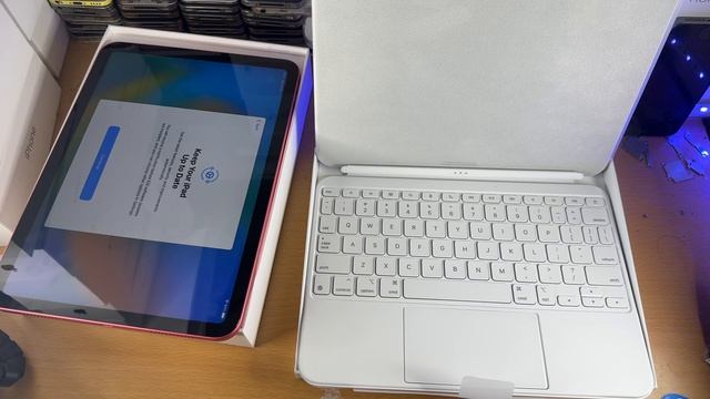 Pink iPad 10th Generation & Magic Keyboard Folio Unboxing + Setup! смотреть онлайн