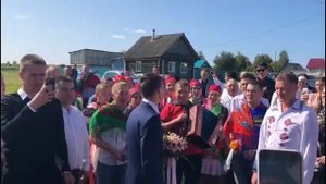 Красивое исполнение песни на выкупе невесты