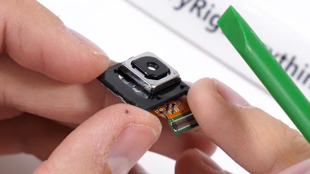 Galaxy S9 Teardown - Variable Aperture Camera lens Revealed! смотреть онлайн