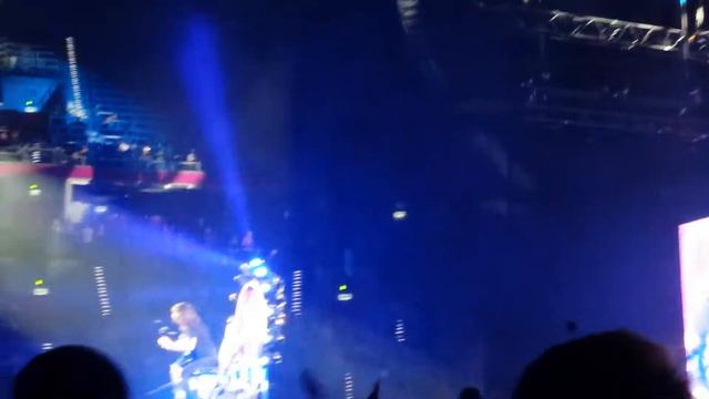 FOO FIGHTERS - TIMES LIKE THESE (live)(Tauron Arena Kraków, Poland, 09.11.2015) смотреть онлайн