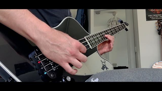 Metallica - My Friend Of Misery / Bass Cover смотреть онлайн