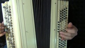 Д.Тухманов - День Победы.  (баян крупным планом)