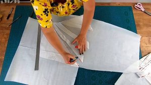 Элегантное платье с интересной драпировкой. Как сшить нарядное платье.mp4