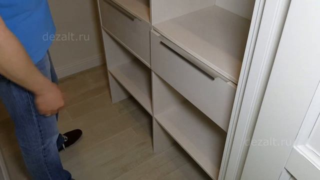 Маленькая светлая гардеробная смотреть онлайн