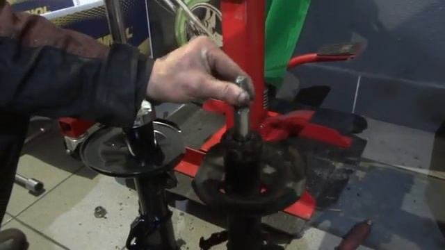 Разница старая и новая стойка амортизатора !