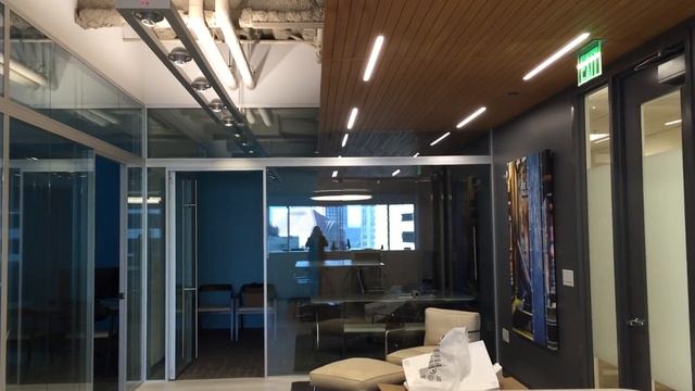 Регулируемые столы для работы стоя и сидя в новом офисе смотреть онлайн