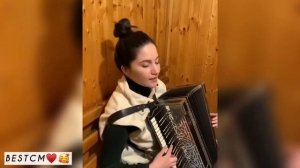 РУССКАЯ ДЕВУШКА ПОЕТ ЧЕЧЕНСКУЮ ПЕСНЮ🔥😻Теша Хьо Са Безамах,Веза Баха Къордина