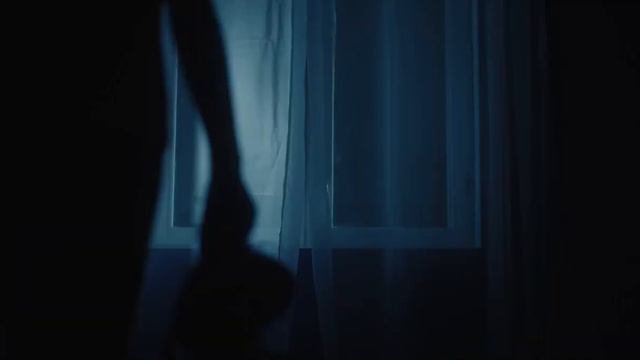 Падает звезда! Очень красиво поёт. смотреть онлайн