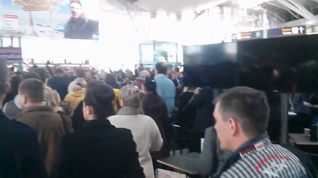 Флешмоб в терминале D в Борисполе