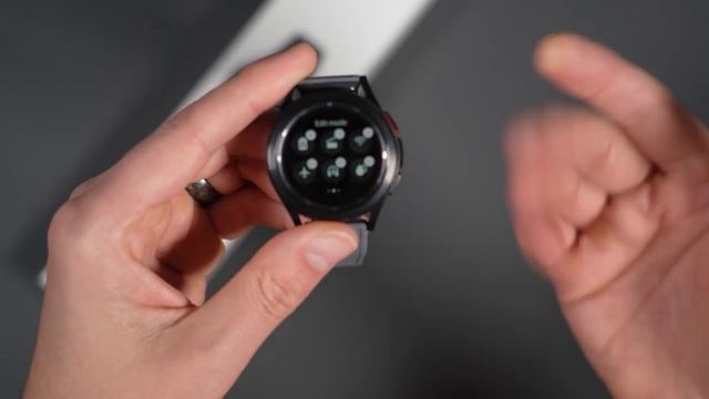 GALAXY WATCH 4 CLASSIC Review: Full Overview, Wear OS 3, Battery Life смотреть онлайн