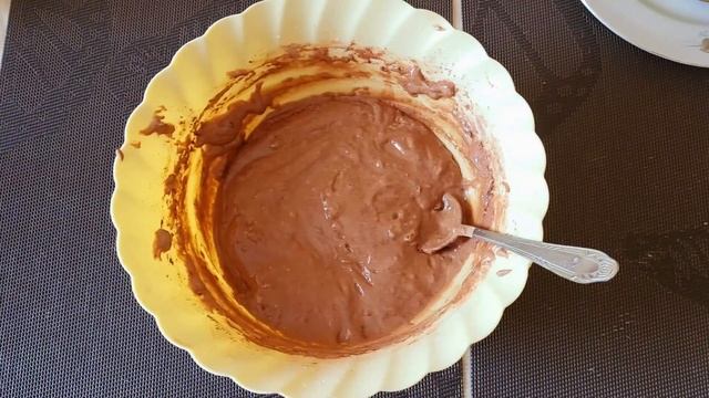 Из доступных продуктов готовим вкуснейший и очень ароматный шоколадный пирог с грушами