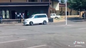 Toyota Noah ???