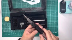 Компактный газовый паяльник / горелка с пьезоподжигом и регулировкой пламени, насадки в комплекте