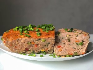 Потрясающе вкусный КУРИНЫЙ РУЛЕТ С ОВОЩАМИ из фарша. ПРОСТО, БЫСТРО И ВКУСНО!