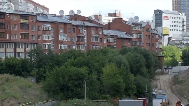 Почему поплыл грунт под дорогой в элитном квартале Новосибирска? смотреть онлайн