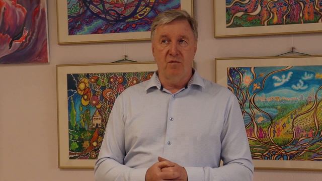 В районном Доме культуры работает выставка картин 