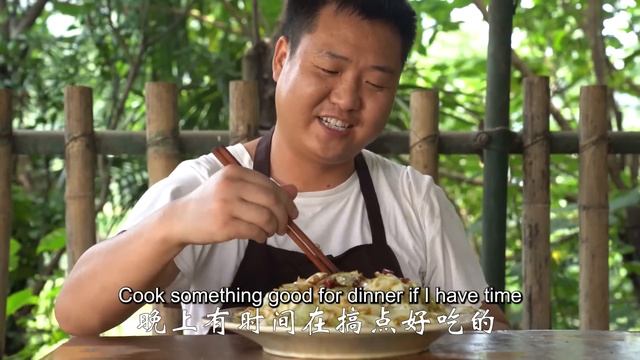 一整顆包菜，二弟做“手撕包菜”，香辣爽口，拌米飯吃過癮！ 【鐵鍋視頻】
