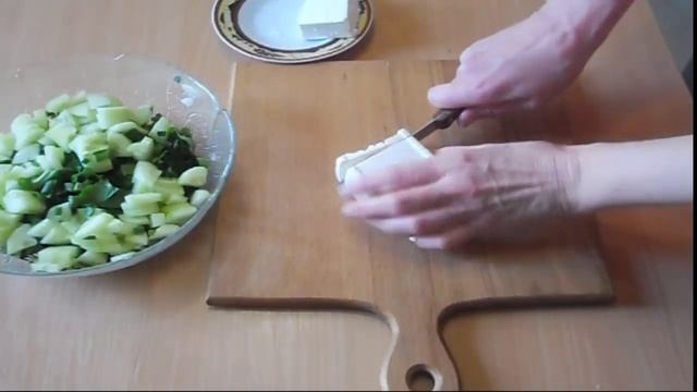 Салат из черемши с огурцом и сыром фета смотреть онлайн