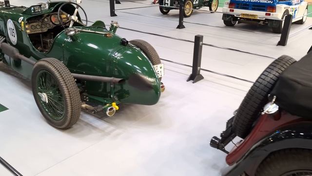 MG 100 at Rétromobile смотреть онлайн