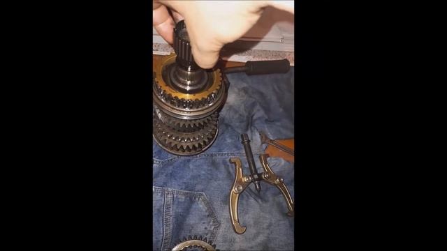 ремонт кпп пассат б3(часть 4 разборка вторичного вала) смотреть онлайн