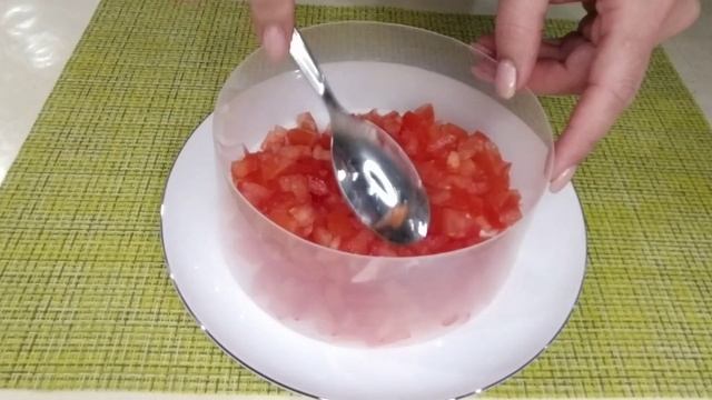 ? Вкусный салат, для которого ничего не надо варить и жарить