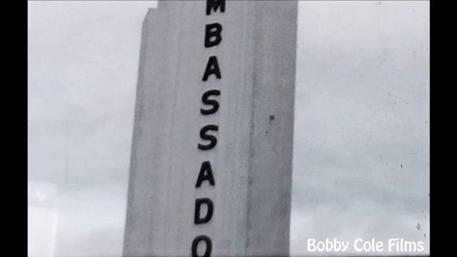 Wilshire Blvd in Los Angeles, California - 1958 смотреть онлайн