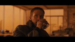 Бегущий по лезвию 2049