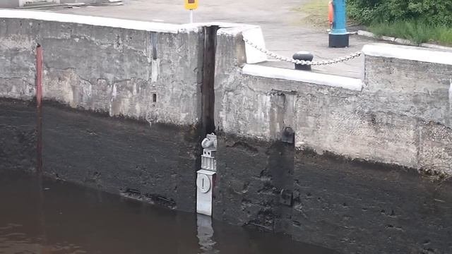 Шлюз на канале им. Москвы