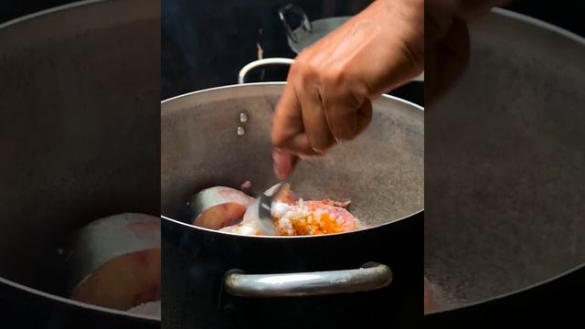 Cutting fresh water spinach and cook with fish #waterspinachrecipe смотреть онлайн