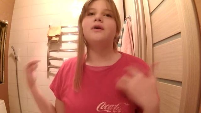 Как покрасить волосы гофрированой бумагой? смотреть онлайн