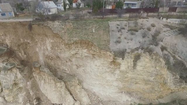 На мысе #Фиолент в районе туристической базы «Каравелла» обвалился берег №1 смотреть онлайн