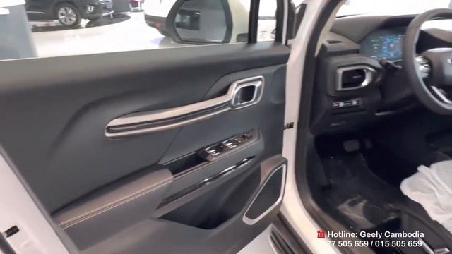 2023 Geely Okavango Hybrid - White Color смотреть онлайн