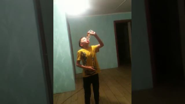 Шурик выпил бутылку воды!!! Чуть не здох) смотреть онлайн