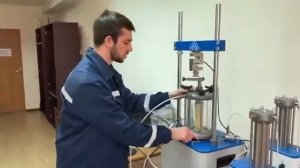 Проведение испытания на трехостное сжатие