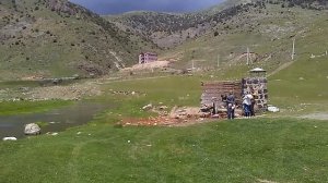 Источник минеральной воды в селе Бжни, май 2019, Армения