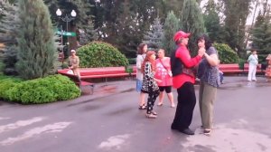 Я ДЛЯ ТЕБЯ ОДНОЙ ЖИВУ, ЛЮБОВЬ МОЯ! СЧАСТЛИВЫЕ МОМЕНТЫ ИЗ ПАРКА ГОРЬКОГО ХАРЬКОВ