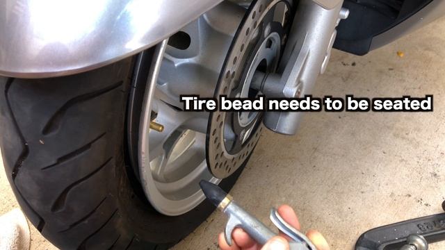 Suzuki Burgman 400 Valve Stem Replacement ** Warning Tip | Mitch's Scooter Stuff смотреть онлайн