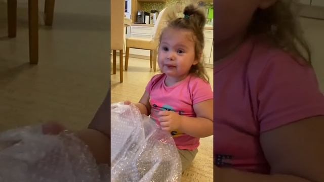 Смотрим что пришло папе#наушники #Ps5 смотреть онлайн