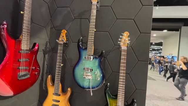 Finding all the Surf Guitars at NAMM - and - WHAT EVEN IS A "SURF GUITAR"? смотреть онлайн